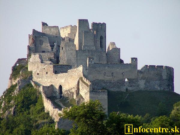 замок бецков